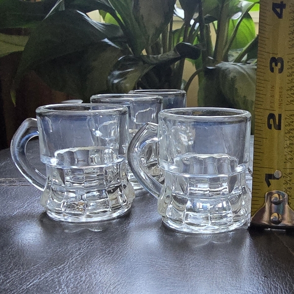 NWOT, Set of 4 Shot Glasses - Picture 2 of 4